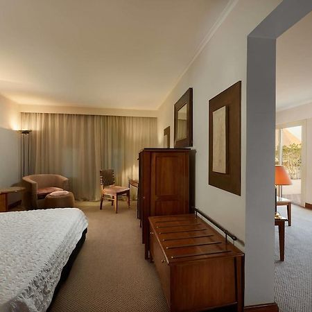 Le Meridien Pyramids Hotel & Spa Giza Bagian luar foto